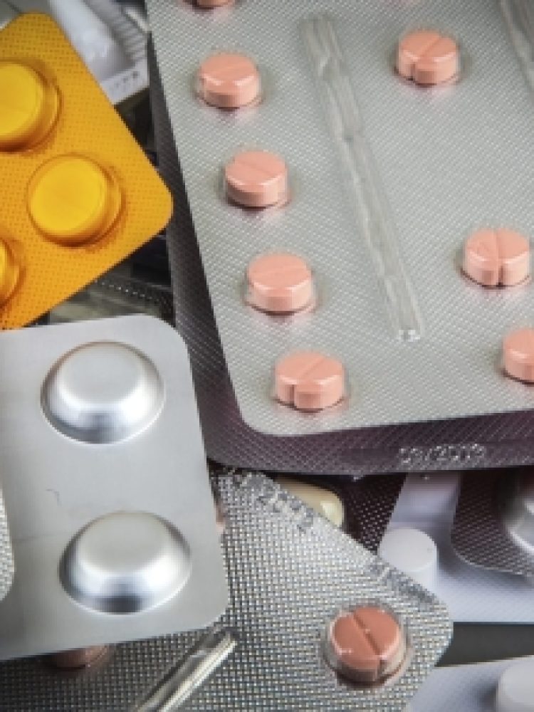 Servizi: Raccolta differenziata farmaci scaduti